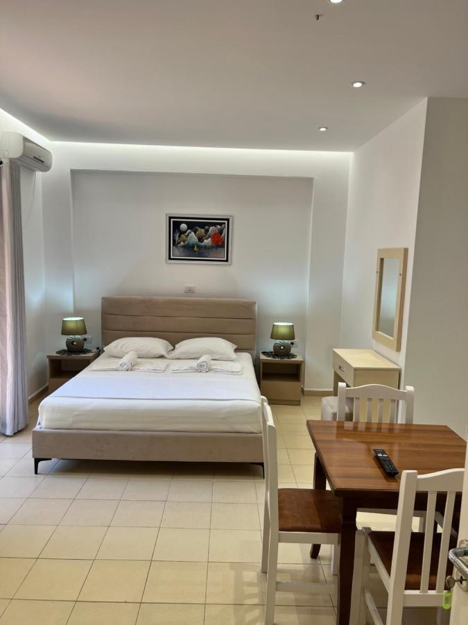 Hotel Moscopole Εξαμίλιο Εξωτερικό φωτογραφία