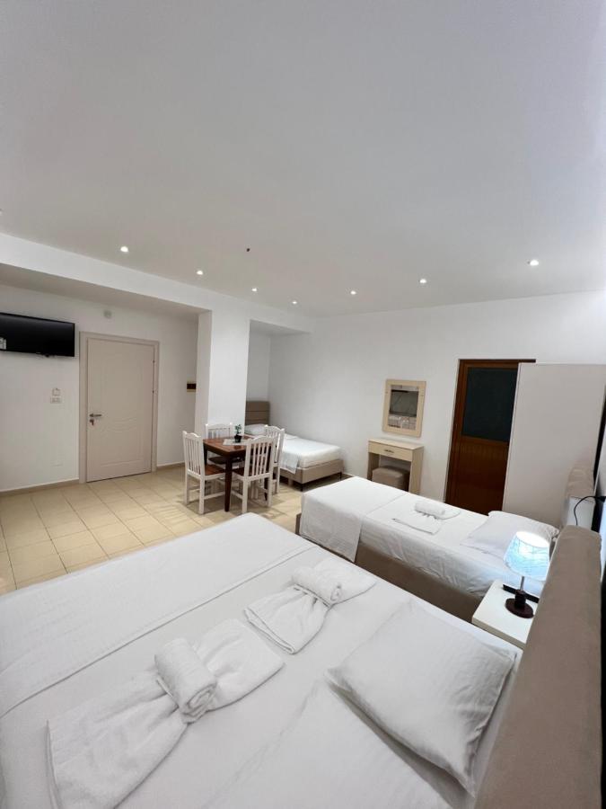Hotel Moscopole Εξαμίλιο Εξωτερικό φωτογραφία