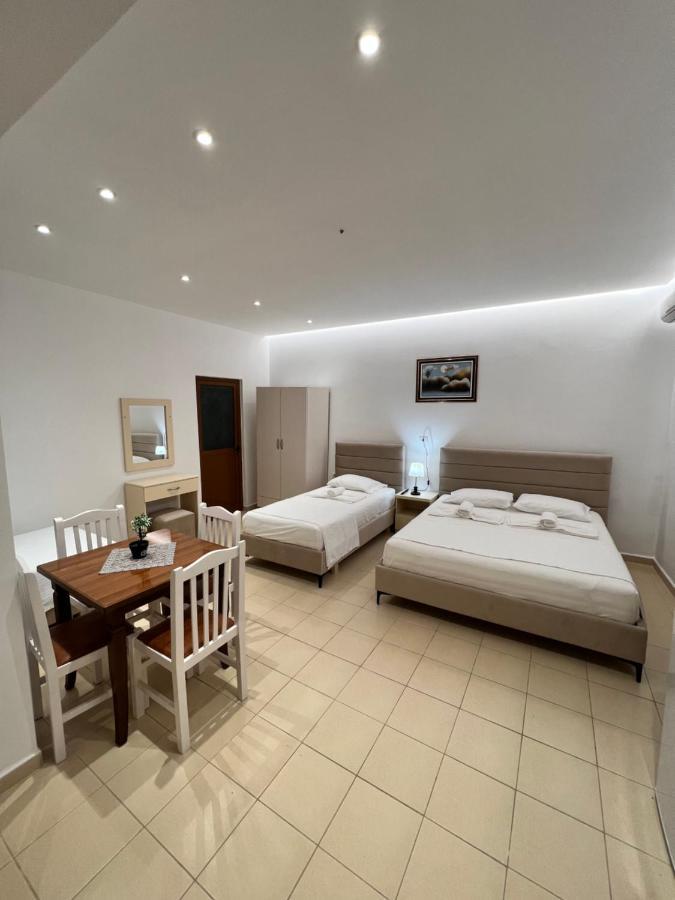Hotel Moscopole Εξαμίλιο Εξωτερικό φωτογραφία