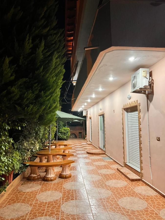 Hotel Moscopole Εξαμίλιο Εξωτερικό φωτογραφία
